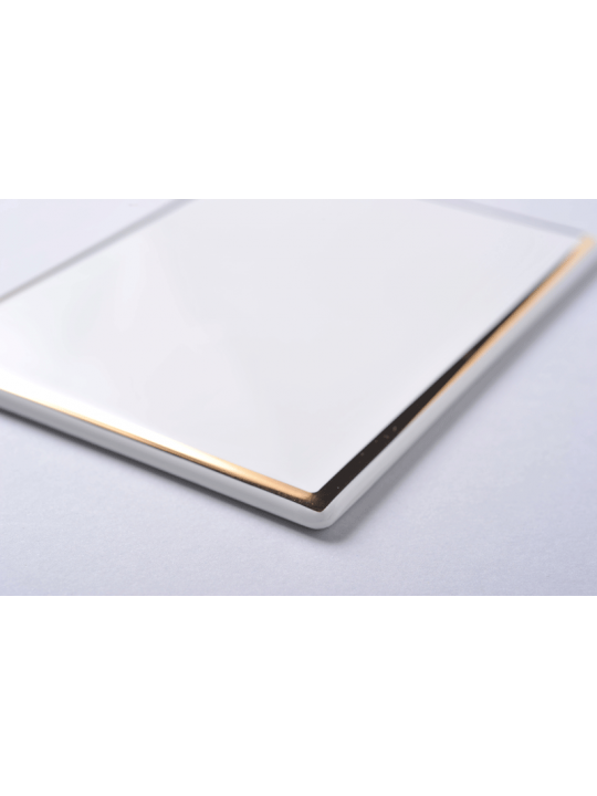 A beautiful image of Trouwfoto op porselein, rechthoekig showcasing Geef uw trouwfoto's een tijdloze elegantie met onze rechthoekige porseleinen afdruk. Elk detail van uw bijzondere momenten wordt vastgelegd in schitterende kleuren en hoge resolutie. Dit duurzame kunstwerk is perfect als cadeau of decoratie om de magie van uw grote dag voor altijd te bewaren. available at Porzellanfoto Hemp.